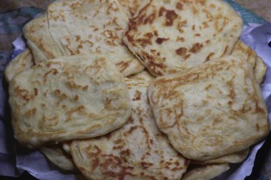 Milletvekili ya da msemen olarak bilinen geleneksel Fas ekmeğinin yakın çekimi.