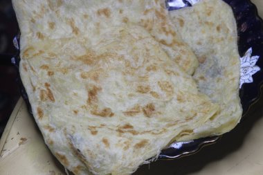 Milletvekili ya da msemen olarak bilinen geleneksel Fas ekmeğinin yakın çekimi.