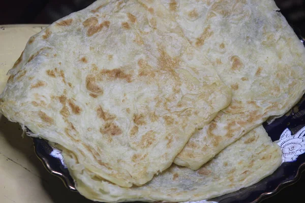 Milletvekili ya da msemen olarak bilinen geleneksel Fas ekmeğinin yakın çekimi.