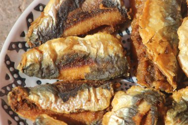 Fas usulü doldurulmuş sardalya.