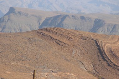 Fas 'ta Agdz ve Ait Saoune arasındaki dağlar