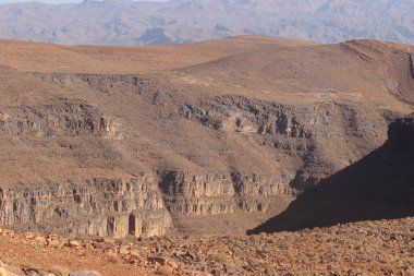 Fas 'ta Agdz ve Ait Saoune arasındaki dağlar