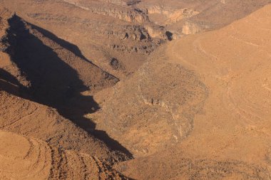 Fas 'ta Agdz ve Ait Saoune arasındaki dağlar