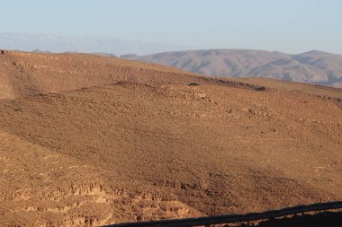 Fas 'ta Agdz ve Ait Saoune arasındaki dağlar
