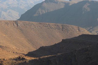 Fas 'ta Agdz ve Ait Saoune arasındaki dağlar