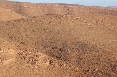 Fas 'ta Agdz ve Ait Saoune arasındaki dağlar