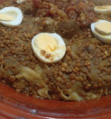 Rfissa olarak bilinen geleneksel ve zengin Fas Çanağı