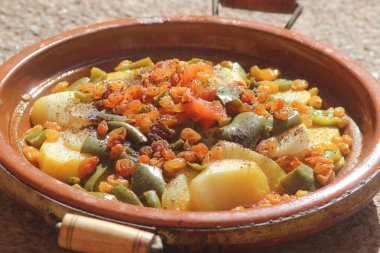 Geleneksel Fas Sebzesi Patatesli Tagine
