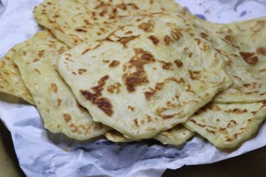 Milletvekili ya da msemen olarak bilinen geleneksel Fas ekmeğinin yakın çekimi.