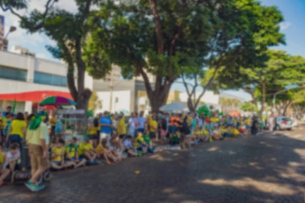 Bulanık Fotoğrafı Protesto Etmek Yolsuzluğa Karşı Brezilya Bayraklarıyla Yürümek Bulanık — Stok fotoğraf