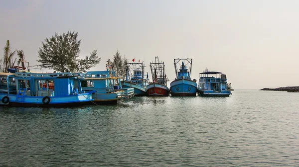 Fishing boat at port — Stock Photo, Image