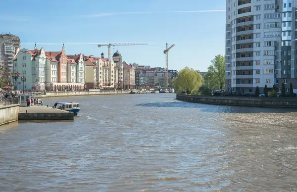 Калінінград Росія Травня 2021 Річка Преголія Водоспадом Калінінград — стокове фото