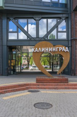 Kaliningrad, Rusya - 14 Mayıs 2021: Kaliningrad şehrine adanmış heykel