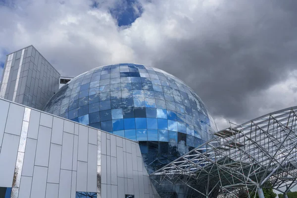 Kaliningrad, Rusya - 14 Mayıs 2021: Dünya okyanuslarına adanmış müze kompleksinin yapım aşamasındaki okyanus binasının dışından görüş