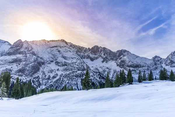 Snowy mountain peaks — Stock Photo, Image