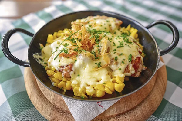 Spaetzle ile domuz filetosu