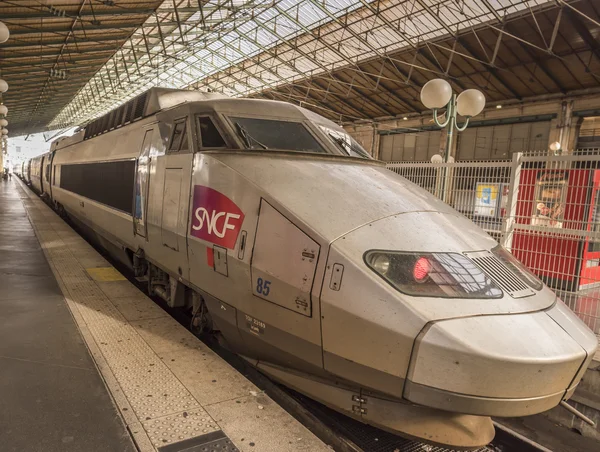 Nagy sebességű vonat a párizsi Gare du Nord — Stock Fotó