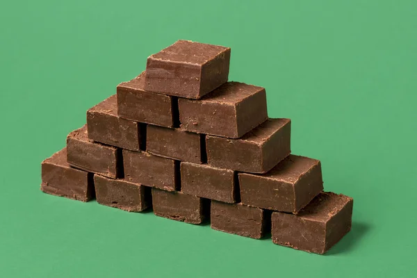 Stack Homemade Chocolate Fudge Green Table Pile Delicious Chocolate Fudge — Stock Photo, Image