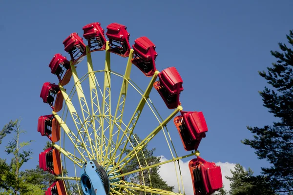 Lunaparktaki Carousel — Stok fotoğraf