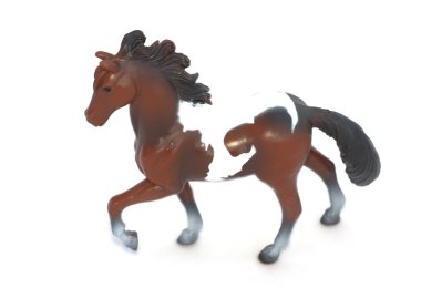 Beyaz arka plan üzerinde at oyuncak