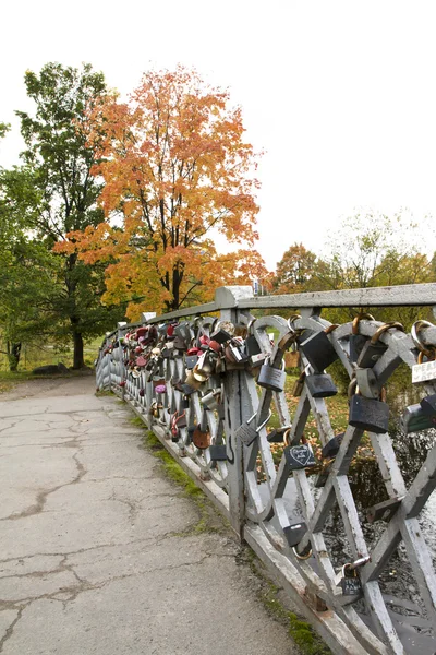 Ponte com fechaduras. Petrozavodsk, Rússia 23.09.2015 . — Fotografia de Stock