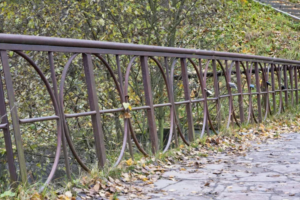 Alte Brücke im Herbst, petrozavodsk, Karelien — Stockfoto