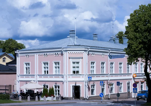 Loviisa, Finlandia. Edificio histórico en el casco antiguo — Foto de Stock