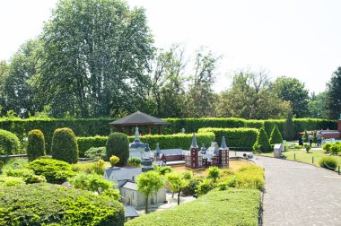 Brussels, Belçika - 13 Mayıs 2016: minyatür parkta Mini Avrupa - bir ölçek 1:25 itibariyle Avrupa Birliği'ndeki anıtlar reprodüksiyonları. Hollanda, Hollanda.