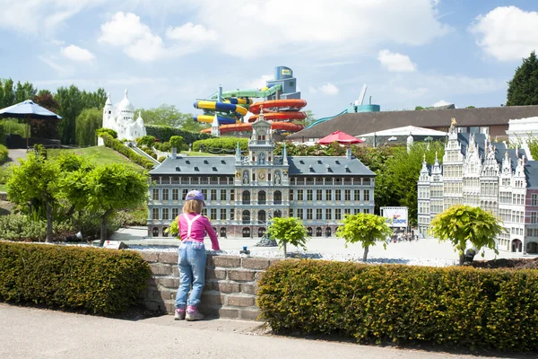 Brusel, Belgie-13. květen 2016: miniatury v parku Mini-Europe-reprodukce památek v Evropské unii v měřítku 1:25. Antverpy, Belgie. — Stock fotografie