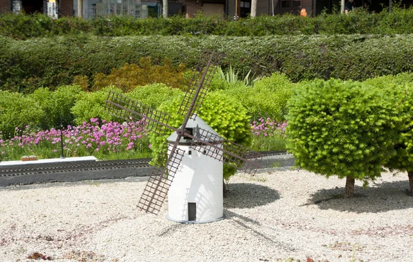 Bryssel, Belgien-13 maj 2016: miniatyrer på Park Mini-Europe-reproduktioner av monument i Europeiska unionen på en skala från 1:25. Spanien. — Stockfoto