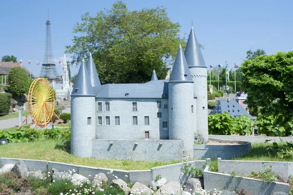 BRUXELAS, BÉLGICA - 13 MAIO 2016: Miniaturas no parque Mini-Europa - reproduções de monumentos na União Europeia a uma escala de 1: 25. Celles, Bélgica . — Fotografia de Stock