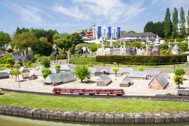 Brussels, Belçika - 13 Mayıs 2016: minyatür parkta Mini Avrupa - bir ölçek 1:25 itibariyle Avrupa Birliği'ndeki anıtlar reprodüksiyonları. Hollanda.