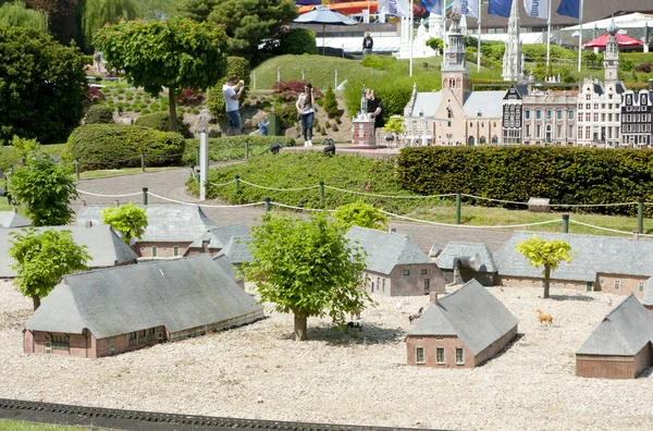 BRUXELLES, BELGIO - 13 MAGGIO 2016: Miniature al parco Mini-Europa - Riproduzioni di monumenti nell'Unione Europea in scala 1: 25. Paesi Bassi . — Foto Stock