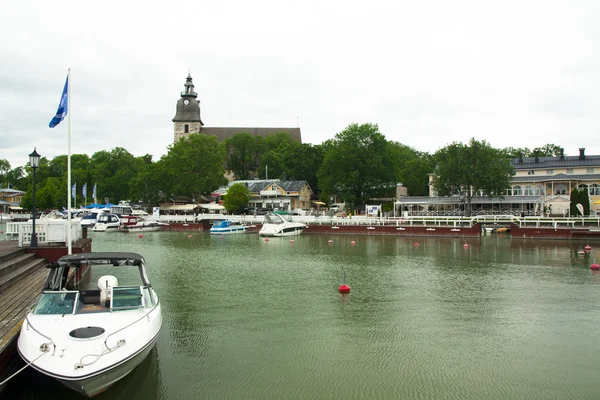 Antica chiesa dietro il porto di Naantali, Finlandia — Foto Stock