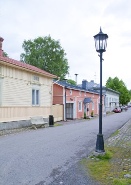 Naantali, Finlandiya - 06 Temmuz 2015: Naantali tarihi dörtte bulutlu yaz gününde