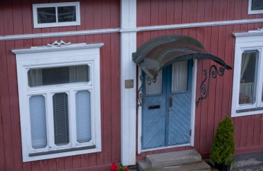 Naantali, Finlandiya - 06 Temmuz 2015: Naantali tarihi dörtte bulutlu yaz gününde