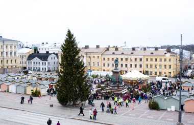Helsinki, Finlandiya - 21 Aralık 2015: Noel pazarı Senato Meydanı ' nda Helsinki şehir