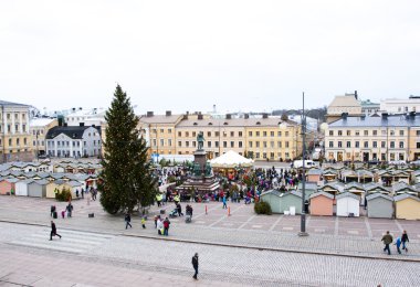 Helsinki, Finlandiya - 21 Aralık 2015: Noel pazarı Senato Meydanı ' nda Helsinki şehir