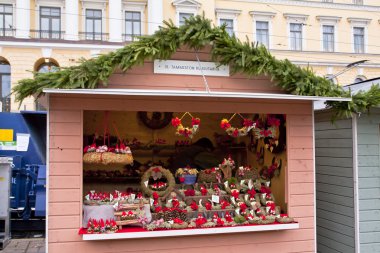 Helsinki, Finlandiya - 21 Aralık 2015: Noel pazarı Senato Meydanı ' nda Helsinki şehir