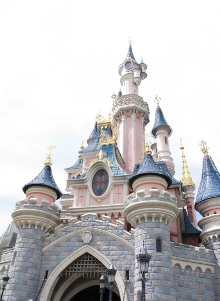 Disneyland, Paris - 14 May 2016: Disneyland Park in Paris, France. Sleeping Beauty Castle — Stock Photo, Image