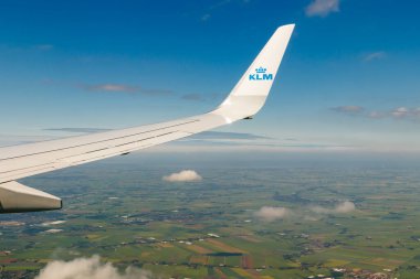 Amsterdam, Hollanda - 7 Temmuz 2021: Hollanda üzerinde KLM Ovası. Helsinki 'den Amsterdam' a.