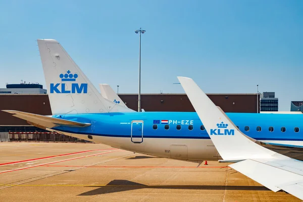 Ámsterdam Países Bajos Julio 2021 Klm Plains Aeropuerto Schiphol — Foto de Stock