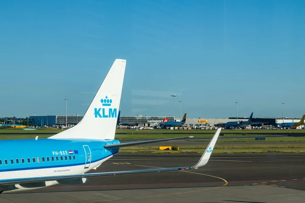 Ámsterdam Países Bajos Julio 2021 Klm Plains Aeropuerto Schiphol — Foto de Stock