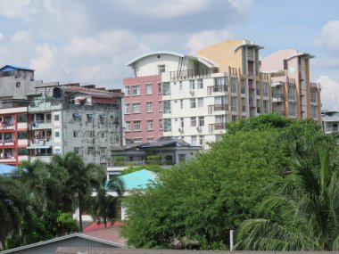 Yangon, Myanmar 'daki konut binaları.