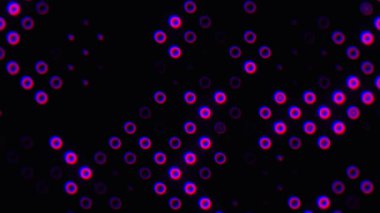 Siyah bir zemin üzerinde pembe ve mavi noktalardan oluşan canlı bir soyut desen büyüleyici bir görsel etki yaratır..