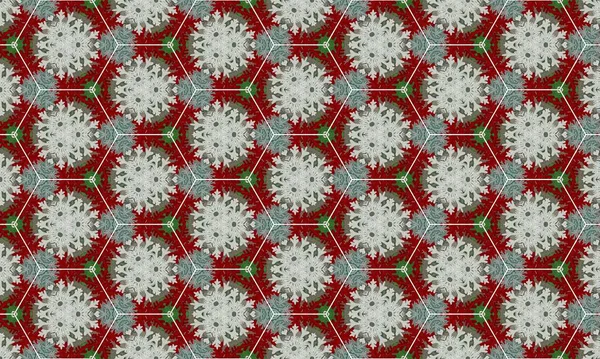 Kırmızı, yeşil ve beyaz renkli canlı kar taneleri ve geometrik şekiller içeren karmaşık altıgen desenler dekoratif tasarımlar ve arka planlar için mükemmeldir.
