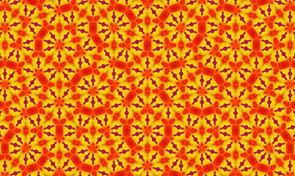 Mor arka planda parlak turuncu ve sarı çiçekli güzel canlı çiçek deseni.