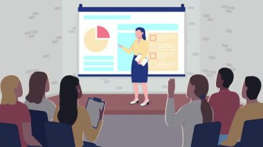 Kendine güvenen iş kadını modern toplantı odasında meşgul seyircilere veri sunar