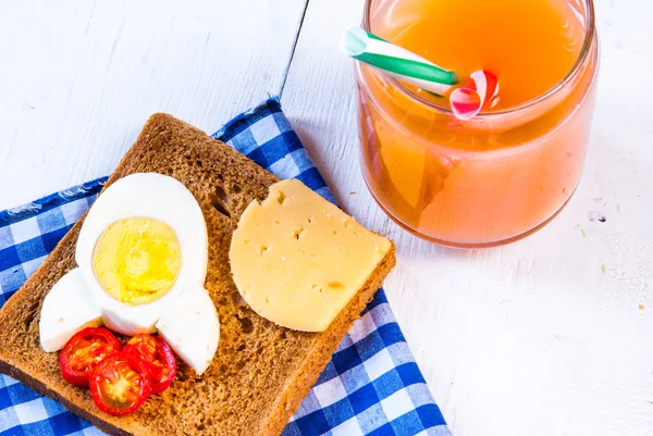 Lustiges Frühstück für Kinder — Stockfoto