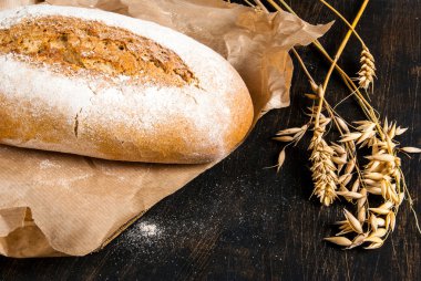 Güzel kokulu taze pişmiş çavdar ekmeği 